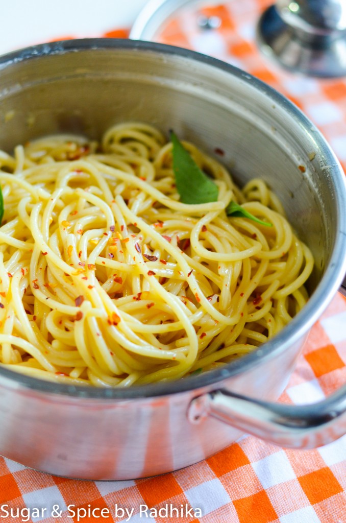 Spaghetti with Garlic, Olive Oil, and Chili Flakes