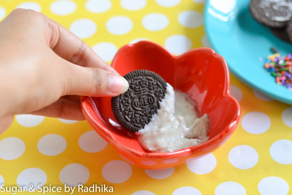 The Fun Way To Eat Oreos