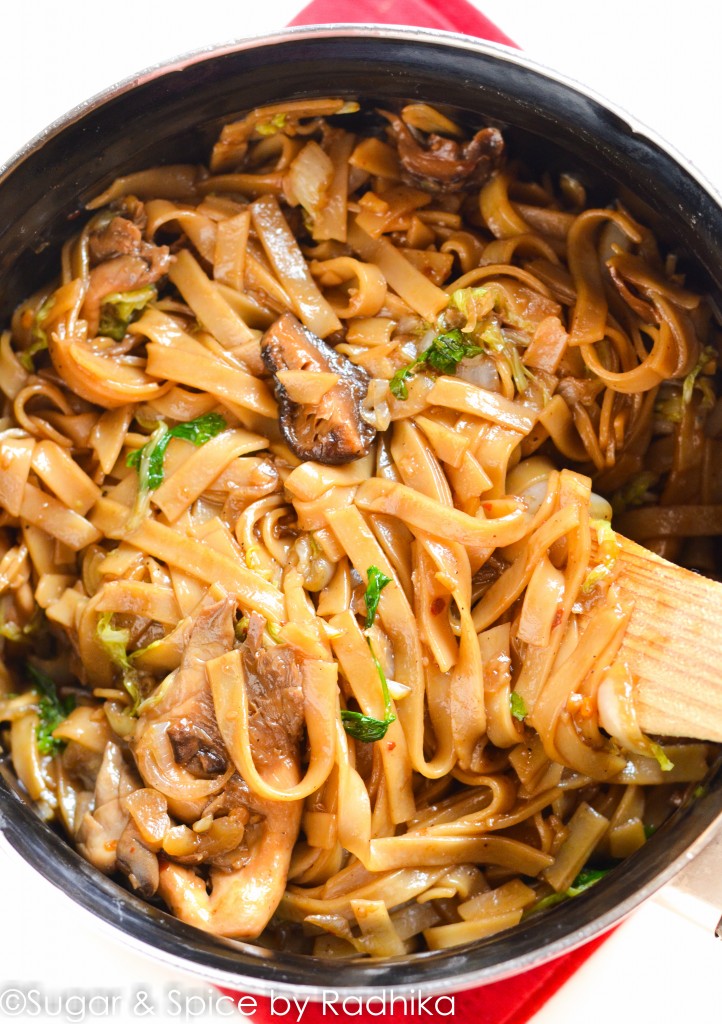 Rice Stick Noodles with Shiitake and Oyster Mushrooms - Cook Gourmet