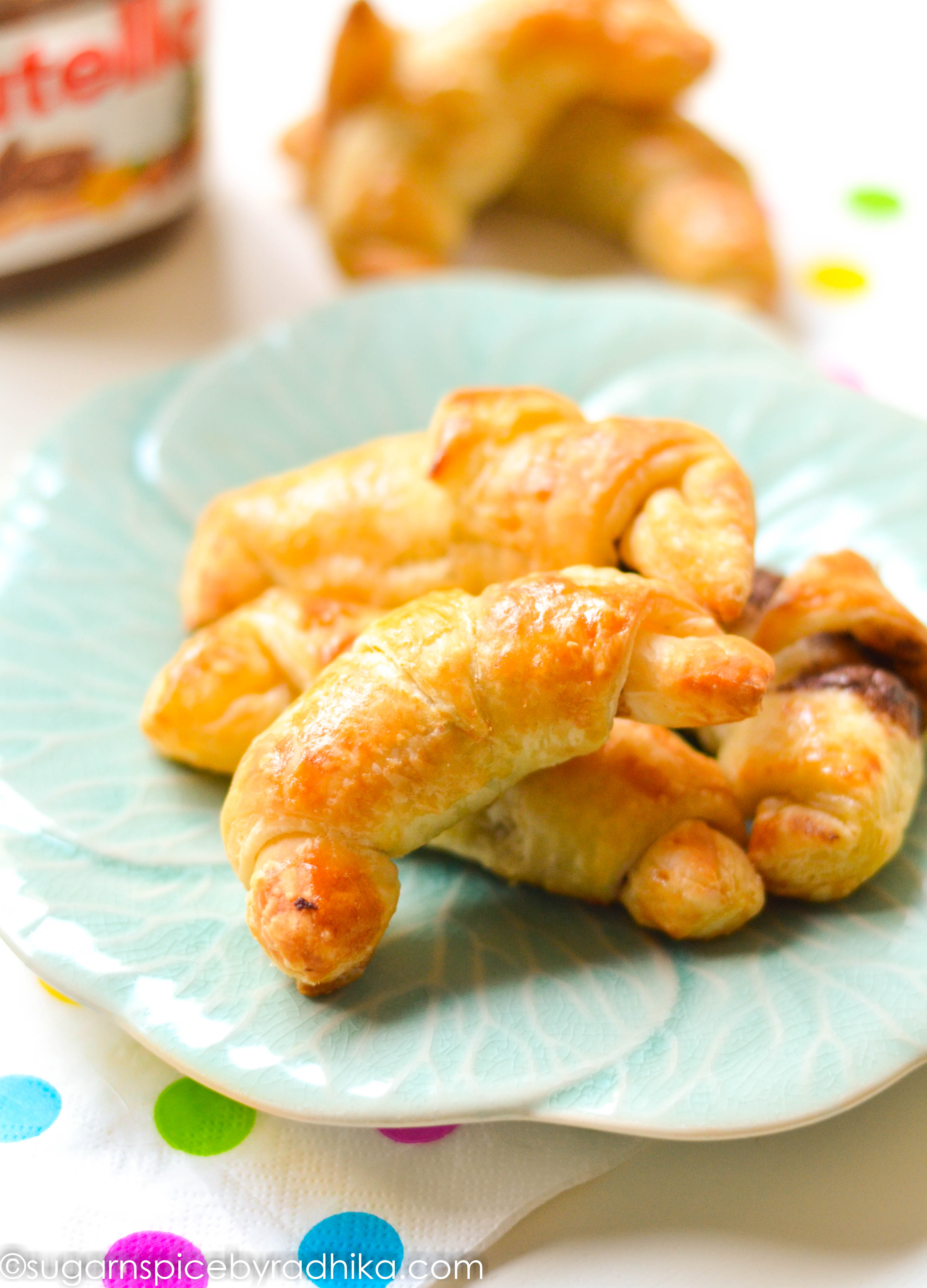 NUTELLA CROISSANTS