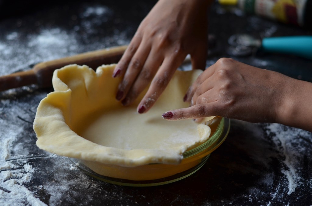 How to make a Lattice Pie Crust - Here is the easiest way to make a traditional and buttery lattice pie to welcome this winter festive season.