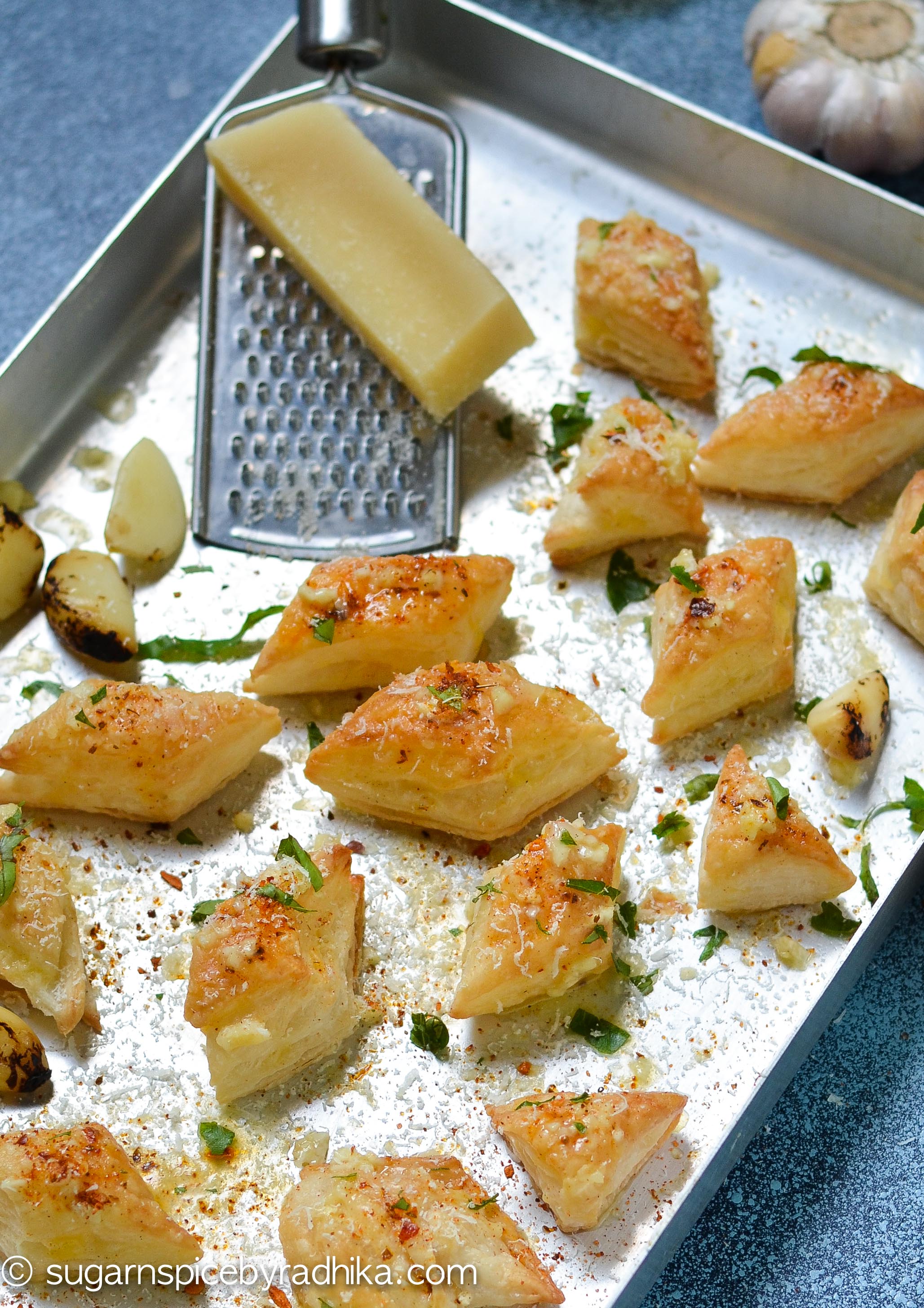 Garlic Puffs