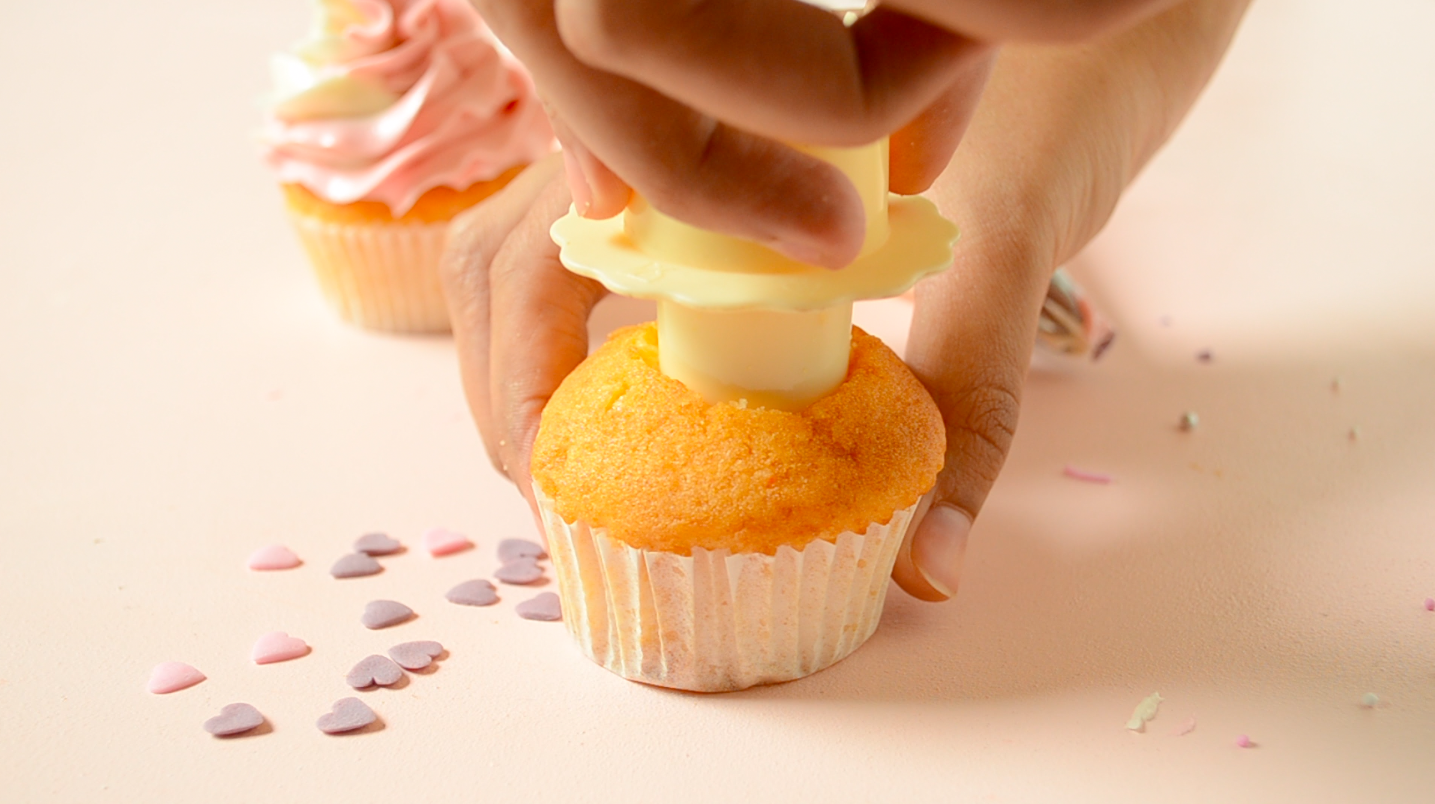 Piñata Cupcakes