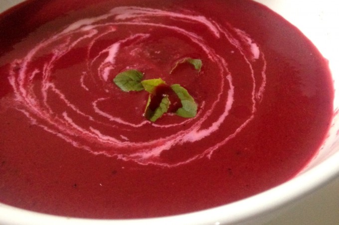 Spicy beetroot soup