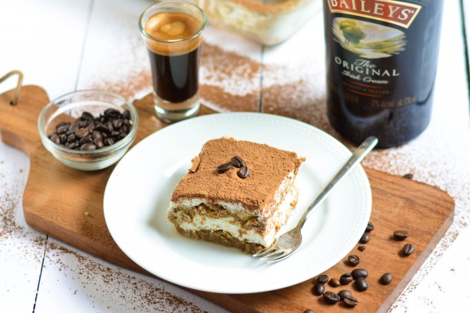 Easy Tiramisu (Eggless)