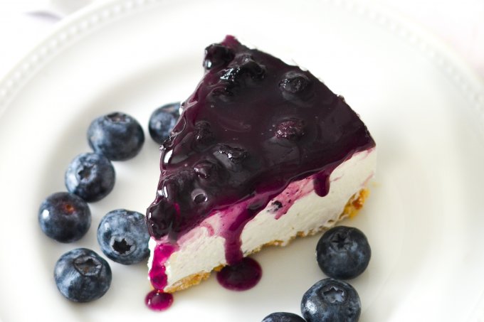 Easy No Bake Blueberry Cheesecake