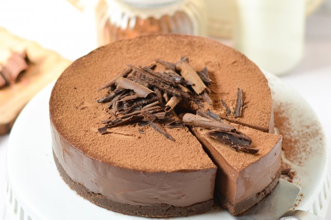 No Bake Chocolate Truffle Cake